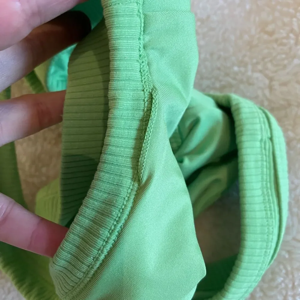 Alo Yoga Green Set Wellness Bra and Airbrush 7" Biker Short | SZ S - Picture 10 of 14